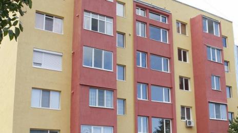 Санирането на първия блок върви по план