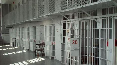 В САЩ освободиха двама мъже лежали 30 г. невинни в затвора