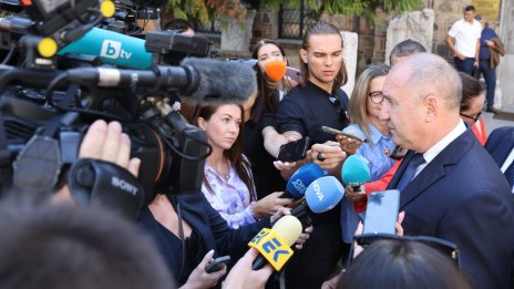 Радев: Готвим законови промени, които да осветлят хазартния бизнес