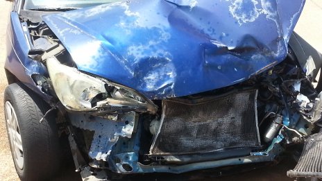 Шофьорка пострада след удар в дърво във Варненско