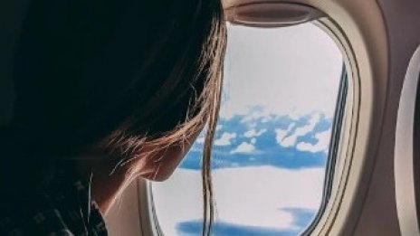 Пътник в самолет загина заради силна турбуленция