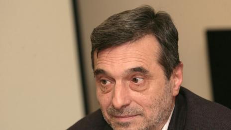 Манолов към протестите: Не са автентични