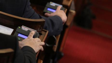 НС реши: По-малко документация за временна работа