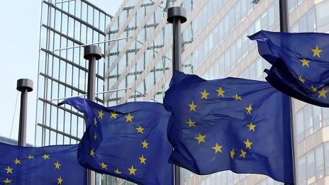 Назадничави политици са виновни за срива в доверието в Европа