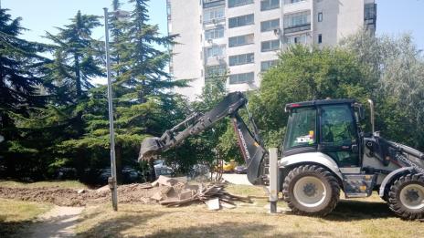 Започна благоустрояването и на „Трошево“ 