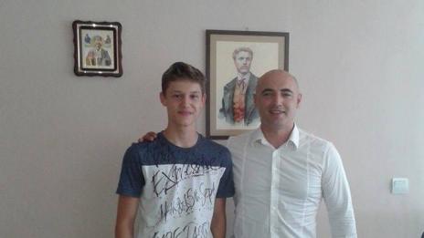 Кметът на район "Вл. Варненчик" поздрави седмокласник, върнал изгубено портмоне