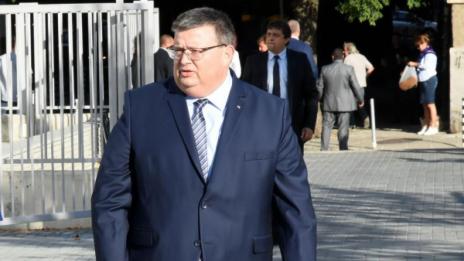 Цацаров засече пари за ДОСТ от Турция. Местан: Не е вярно!