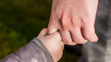 Зам.-кметът на Варна: Приемните родители трябва да имат право да избират между граждански и трудов договор
