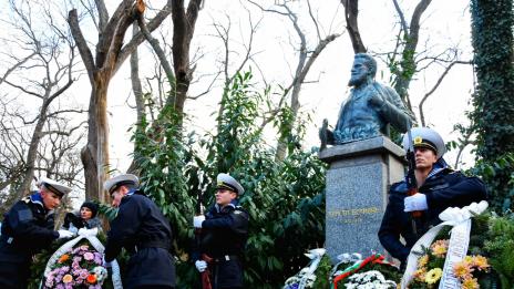 Варна тържествено отбеляза 172 години от рождението на Христо Ботев (СНИМКИ)