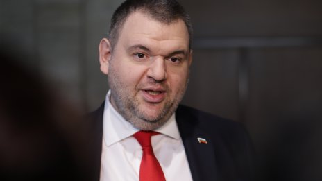 Пеевски защити Даниел Митов: Няма никакво основание за оставка