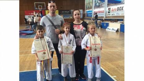 Варненските каратеки взеха 4 отличия при най-малките