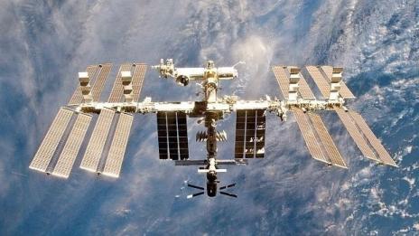 Астронавтите и космонавтите отпразнуваха Коледа на МКС