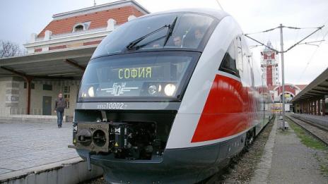 БДЖ няма да спира губещите влакове
