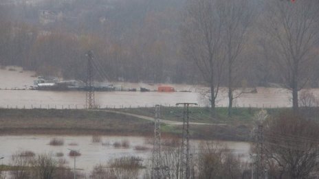 Обилен дъжд наводни Крумовград