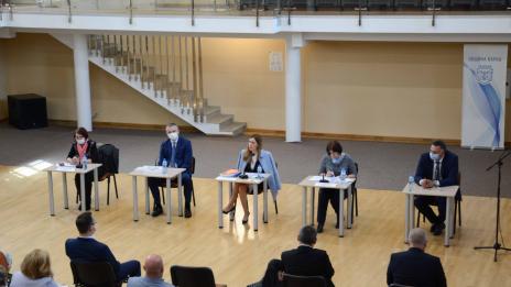 Ангелкова във Варна: За да имаме сезон, трябва да спазваме здравните изисквания