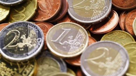 Търговското ни салдо на минус 1 млрд. евро  