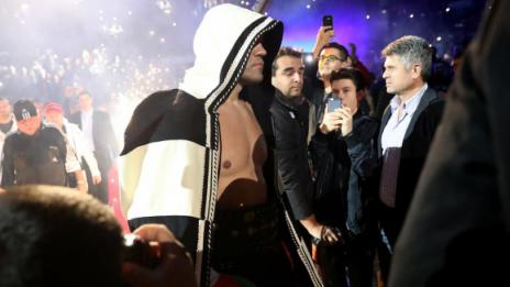 Кобрата победи само след 3 рунда Самюъл Питър