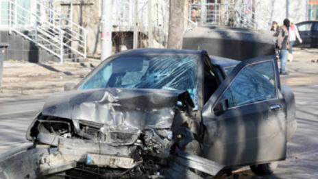 Шофьор помля 5 коли в столицата и избяга