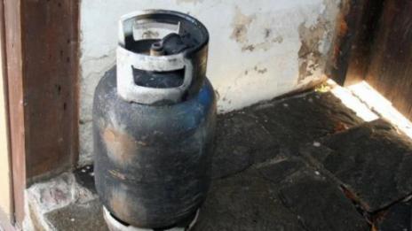 Възрастна жена пострада при взрив на газова бутилка