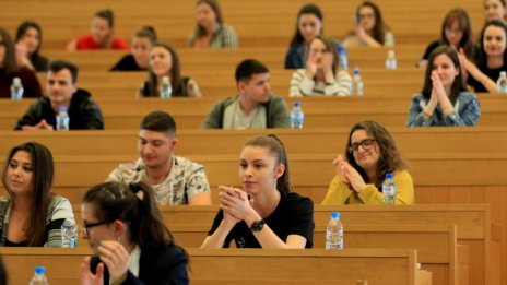 Близо 17 000 чужденци учат висше  у нас, най-много са от Гърция, Великобритания и Украйна
