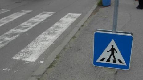Шофьор блъсна дете в центъра и избяга