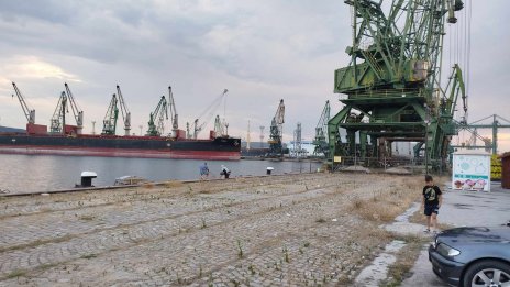 Унгария с интерес за инвестиции в пристанищата Варна и Бургас