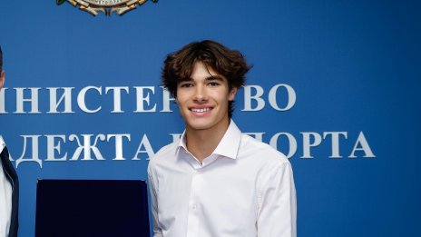 Никола Цолов вдига нивото - ще кара във Формула 2