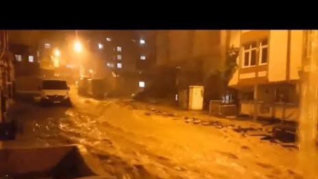 Мощна гръмотевична буря удари Истанбул