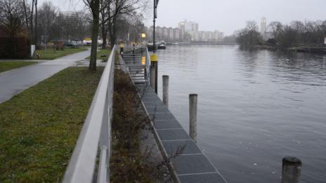 Мъж опита да удави момиче в река в Берлин  
