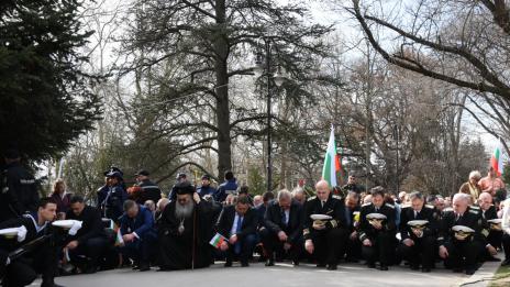 Ето как Варна отбелязва Националния празник на България (СНИМКИ)