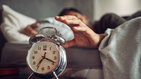 В неделя местим стрелките на часовника с час напред