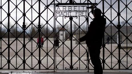 Върнаха в Дахау портата с надписа „Трудът те прави свободен“