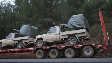 Турция прехвърля военни към границата със Сирия