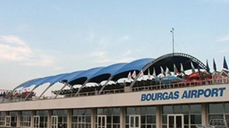 Самолет с починала туркиня на борда кацна аварийно в Бургас