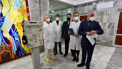 Дариха апарат за извличане на кръвна плазма на УМБАЛ „Света Марина" във Варна