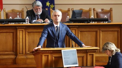 Костадинов: Време е България да се управлява от водачи, а не от мижитурки