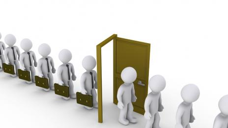 Безработицата падна до 3,3%