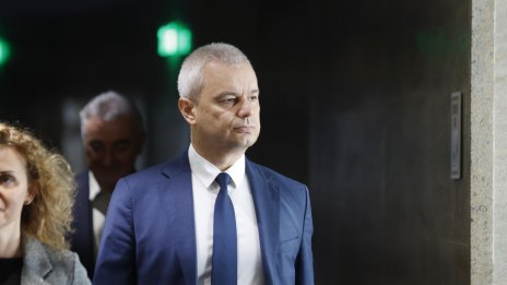 Костадинов: Лупингите на Радев за Украйна предизвикват насмешка и презрение