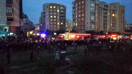 Военен хеликоптер падна в Истанбул