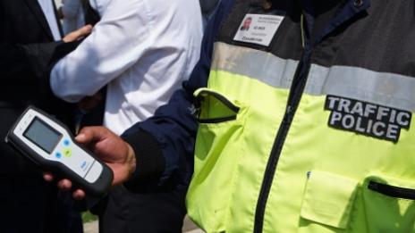 Двама пияни зад волана хвана полицията за ден