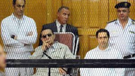 Задържаха синовете на бившия египетски президент Хосни Мубарак
