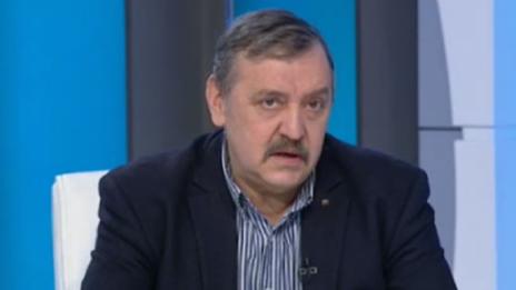 Кантарджиев: Младите, които карат болестта на крак, да не контактуват с по-възрастни