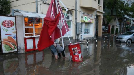 След потопа: В село Буковлък липсва цяла улица