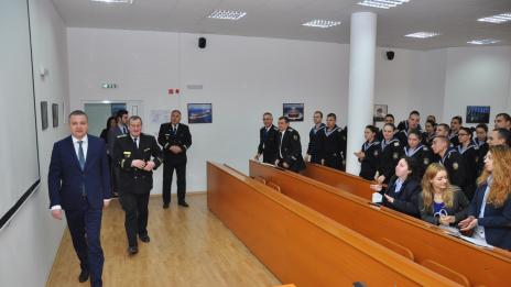 Паркинг, велосипеди под наем и  алеи поискаха студенти от кмета