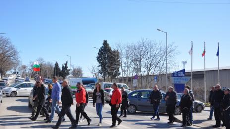 Протестът на рибарите продължава