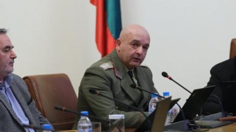 Няма нови случаи на коронавирус, търси се нулевият пациент  
