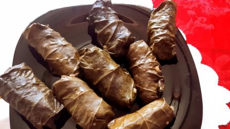 Рецепта на деня: Лозови сарми с шафран и копър