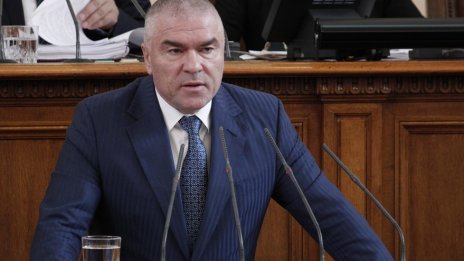 Марешки атакува парламента като независим