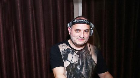 Убитият е един от най-известните варненски диджеи