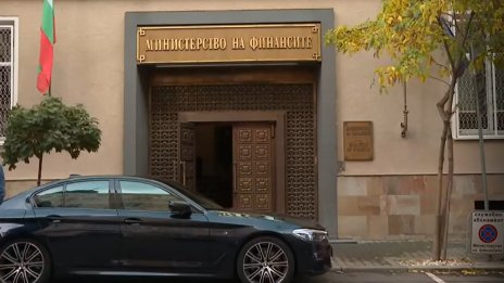 Минимум 10% ръст на заплатите поискаха синдикатите от финансовия министър